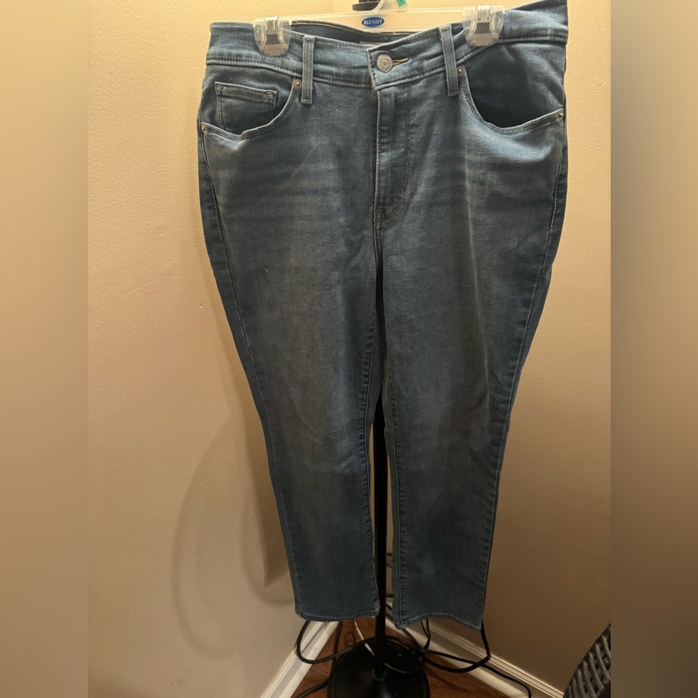 Women’s classic Levi’s jeans